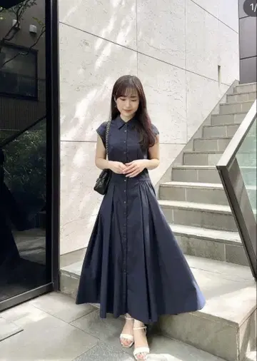 릴리 브라운 백 리본 셔츠 원피스 네이비