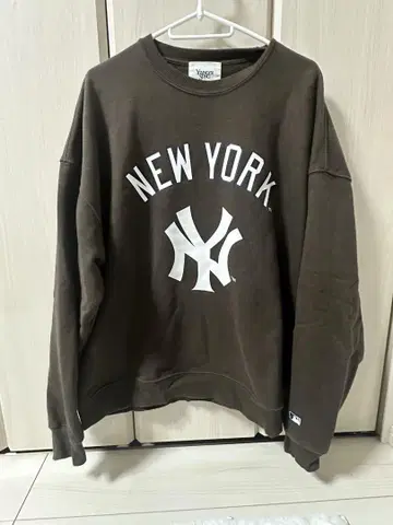 Younger Song 브라운 트레이닝복 NEW YORK