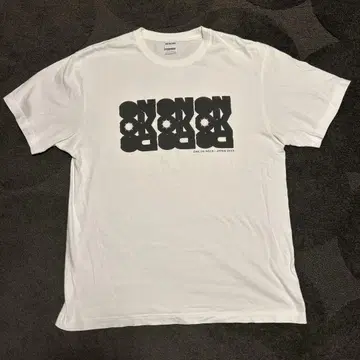 새상품급 ONE OK ROCK 티셔츠 B 2023년 LUXURY DESE
