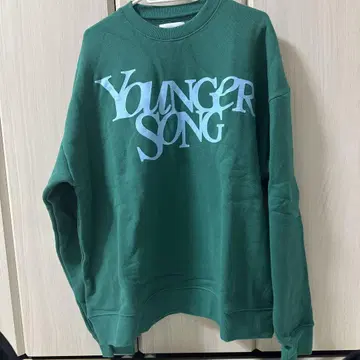 Younger Song 그린 트레이닝복