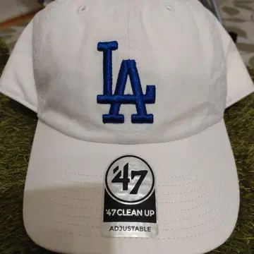 47 CLEAN UP LA 캡 화이트