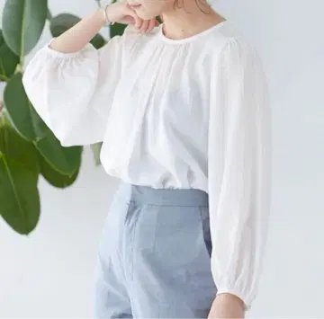 최근 모델 슬로브 이에나 와셔 볼륨 슬리브 블라우스 화이트