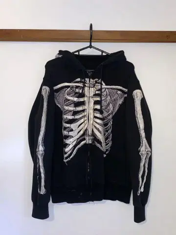 skull zip parker