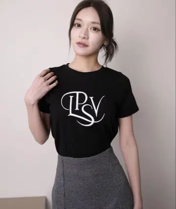 커브 로고 티셔츠 LIP SERVICE