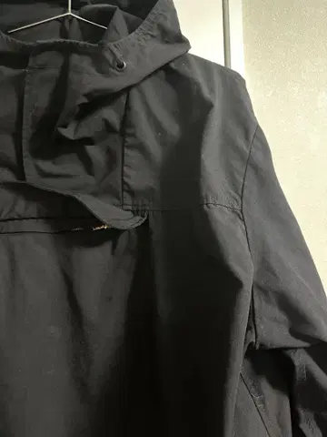 블랙 후드 부착 풀오버