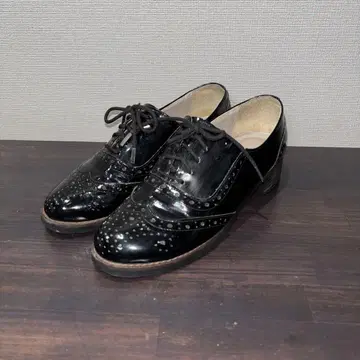 레이스업 에나멜풍 로퍼 (23cm) 한국제