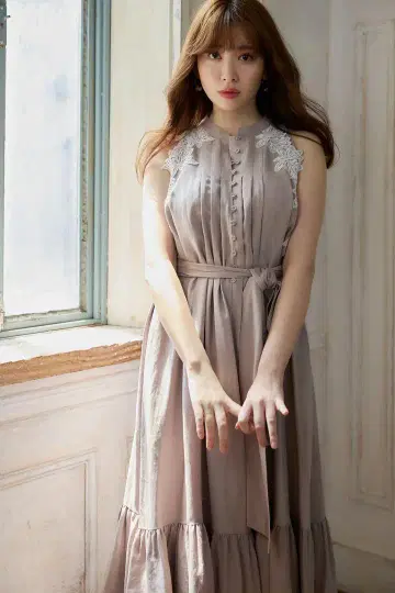 [새상품] Herlipto Notting Hill Belted Dress