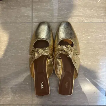 ZARA 메탈릭 뮬