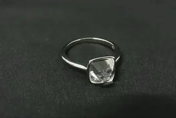 SWAROVSKI 스와로브스키 반지