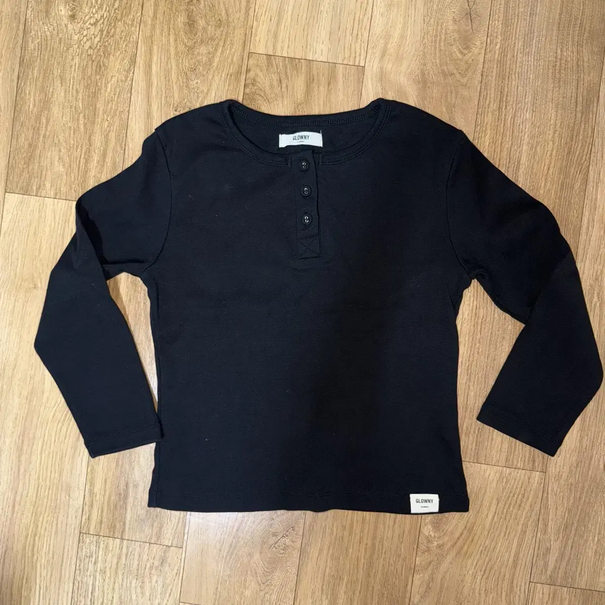 GLOWNY | 글로니 Glowny 3/4 G COMFORT V TEE on Bunjang Global
