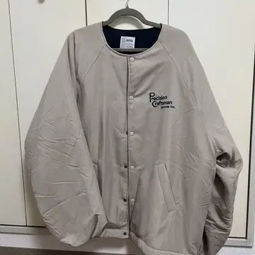 Precision Craftsman 바시티 자켓 베이지