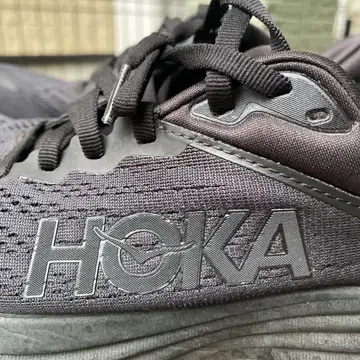 HOKA 스니커즈