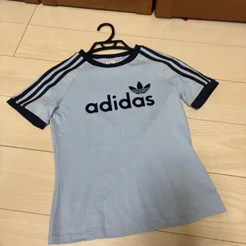 아디다스 반팔 티셔츠 XL 라이트 블루