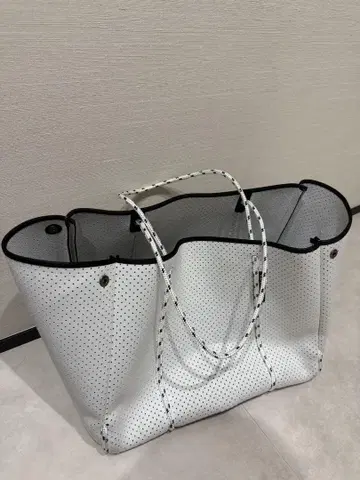 이스케이프 토트 하이라이트 플렉 화이트