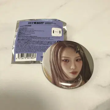 LE SSERAFIM DIFFERENT 캔배지 popup 채원