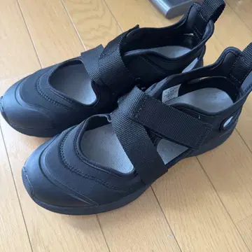 무인양품 스니커즈 샌들 블랙
