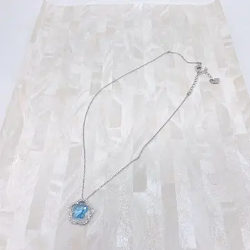 SWAROVSKI 스와로브스키 목걸이 꽃 모티브 새상품급 무료배송