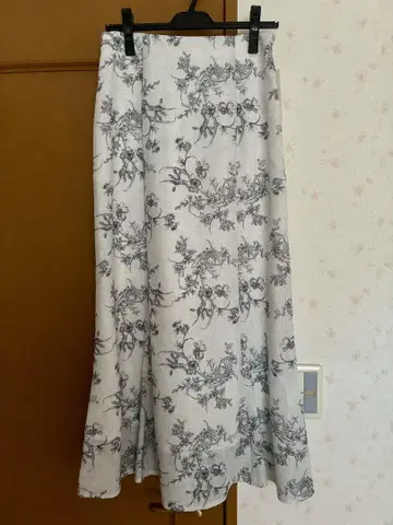 꽃무늬 레이스업 플레어 스커트