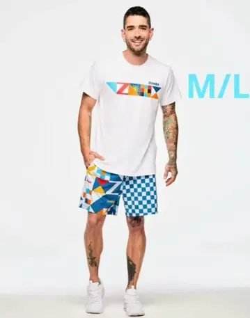 신상 ZUMBA T셔츠 M/L 화이트 남녀 공용