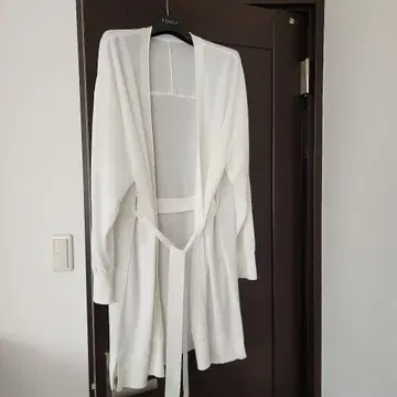 화이트 롱 가디건 벨트 포함