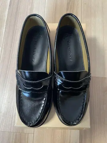 블랙 가죽 로퍼