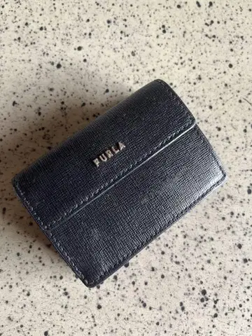 FURLA 블랙 가죽 3단 폴더형 지갑