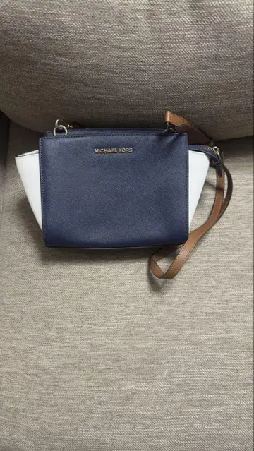 MICHAEL KORS 숄더백 네이비/화이트