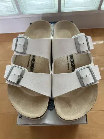 BIRKENSTOCK 화이트 애리조나 샌들 25 버켄스탁