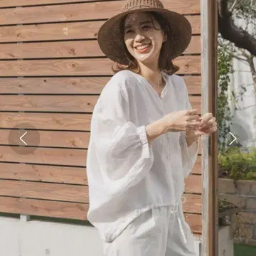 어반 리서치 도어즈 린넨 로스트 돌먼 블라우스 화이트