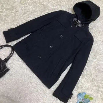 새상품급 뷰티 앤 유스 피코트 네이비 로고 버튼 가죽 L