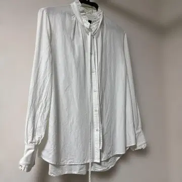 AuieF 화이트 긴팔 셔츠 프릴 옷깃