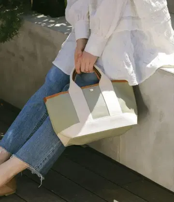 새상품 브레스트 탑카피 발수 스카치 그레인 네오 가죽 미니 토트백
