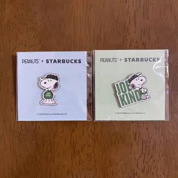 스타벅스 PEANUTS 스누피 핀 배지 2개 세트
