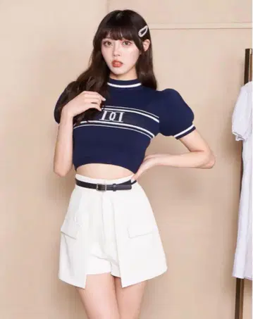 다리치 DD 하프 슬리브 니트 탑