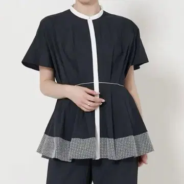 새상품 UNITEDARROWS 자수 돌먼 슬리브 블라우스 네이비
