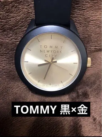 TOMMY 블랙 x 금 아날로그 시계