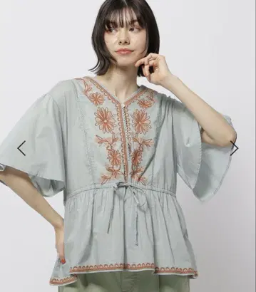 니코 앤드... 인도 자수 V넥 블라우스