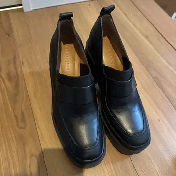 블랙 가죽 슬립온 힐