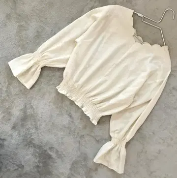 natural couture 셔링 블라우스 화이트 프리 사이즈