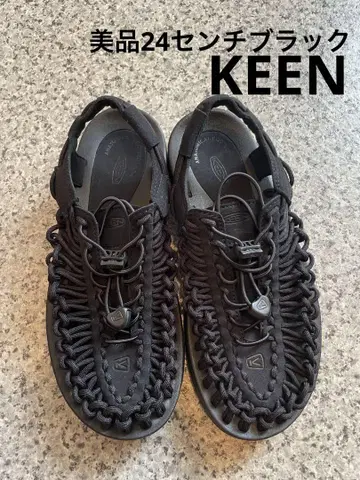 새상품급 KEEN 유니크 블랙 24cm
