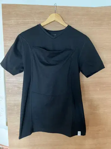 라라브 안기 티셔츠