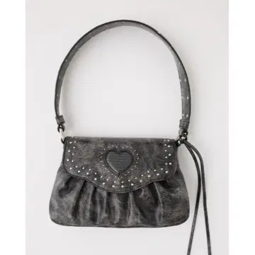 MOUSSY HEART GATHER STUDS 백