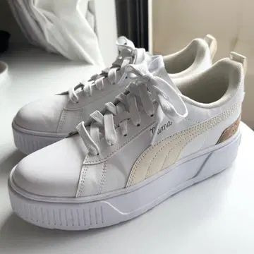 Puma 통굽 스니커즈 화이트