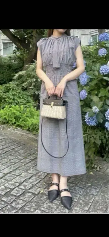 셀포드 보타이 타이트 원피스 36