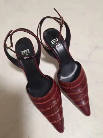 ANNA SUI