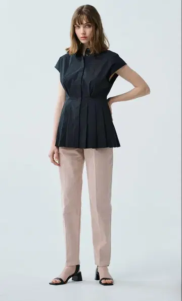 uncrave WHITE 앙크레이브 테이퍼드 데님 팬츠 사이즈 0
