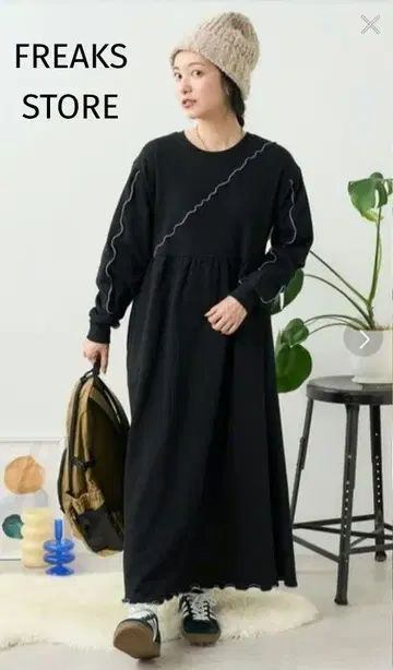 프릭스스토어 배색 메로우 맨투맨 원피스 블랙