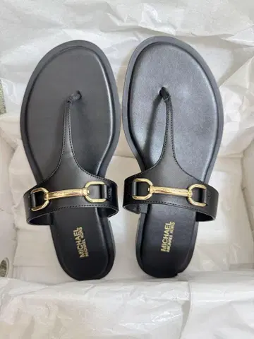 마이클코어스 [미사용 새상품] 블랙 플립플랍 24.5cm