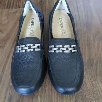 CAPRICE 블랙 가죽 로퍼