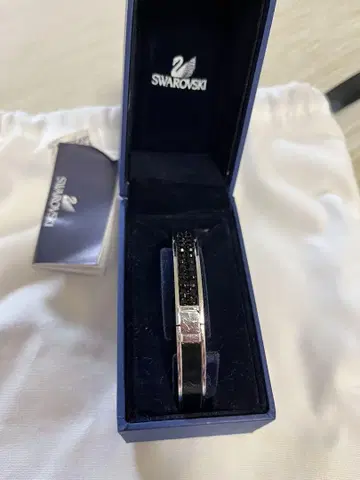 스와로브스키 블랙 뱅글
